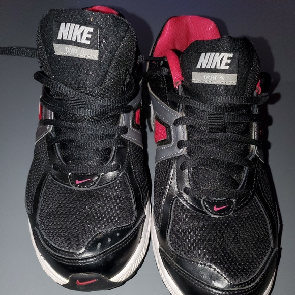 Women's Nike size 8 - Picture 2 of 5